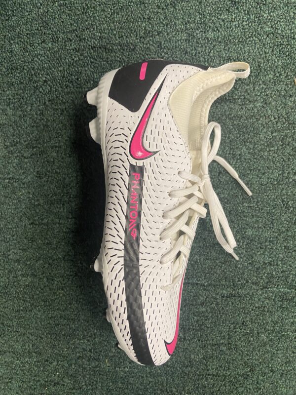 White Black And Pink Nike Phantoms Size 4.5 Y