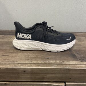 Hoka ARAHI 7.5M