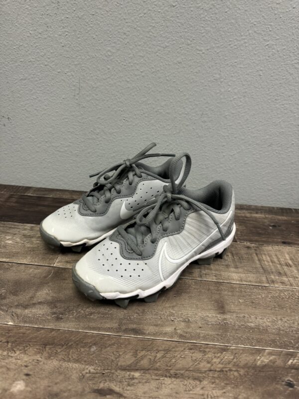 Nike Diamond Grey Cleats size 1.5 Y