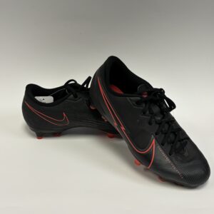 Nike Soccer Cleats 5.5 Y