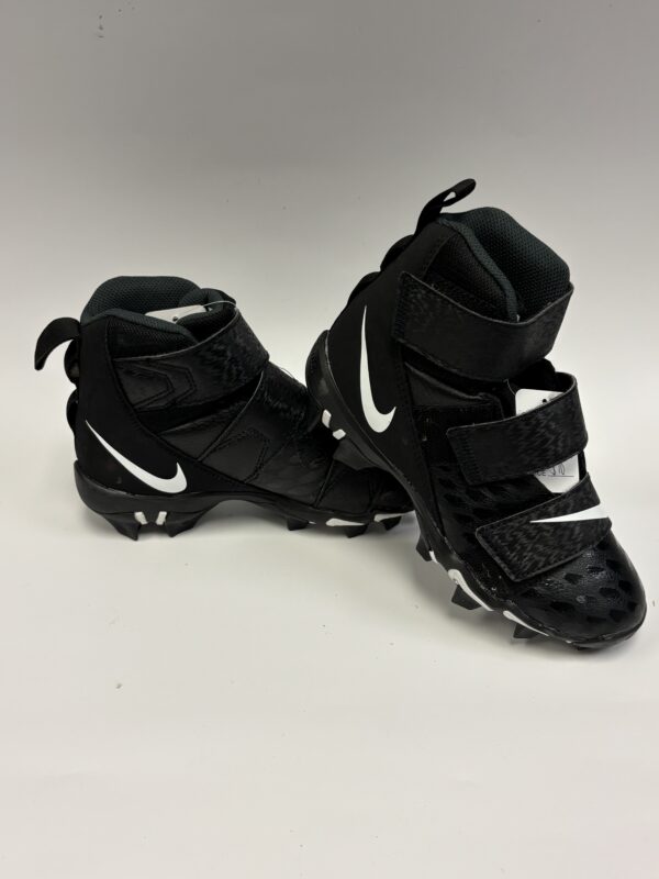 Nike Force Savage Football Cleats Size 6Y
